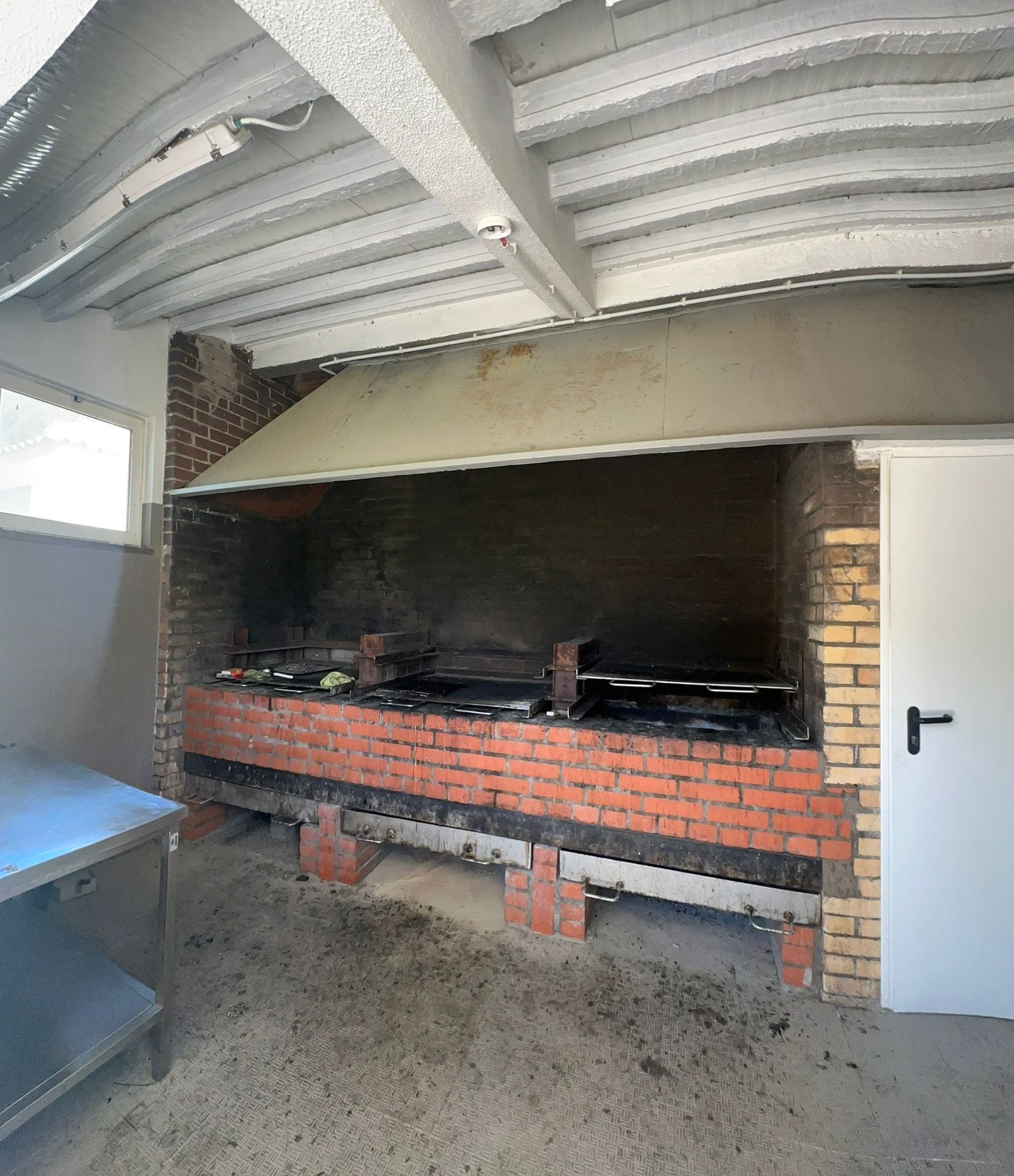 Limpeza de Churrasqueira de Carvão